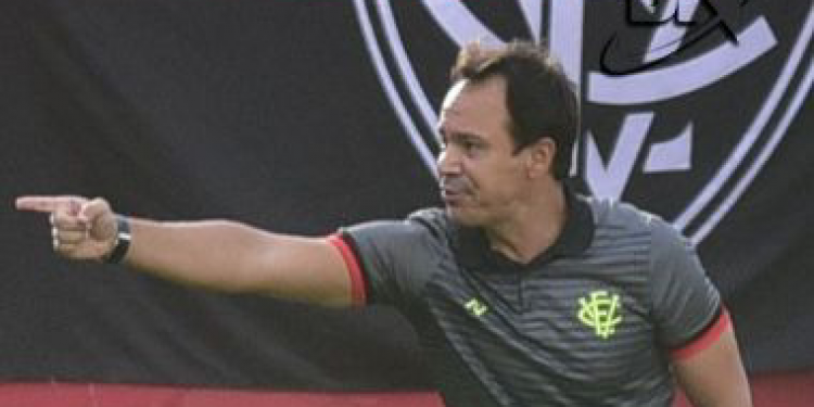 Dado Cavalcanti elogia jogo agressivo do Vitória contra o Barcelona de Ilhéus