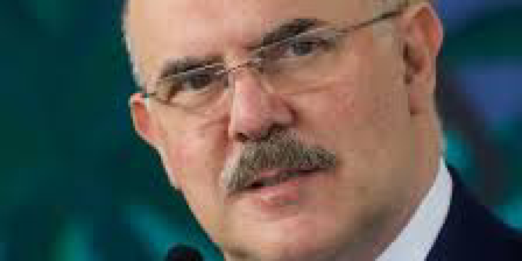 Milton Ribeiro é convidado a dar explicações ao Senado sobre crise no MEC