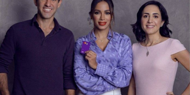 Nubank (NUBR33) pagará R$ 11,1 milhões a Conselho que inclui Anitta