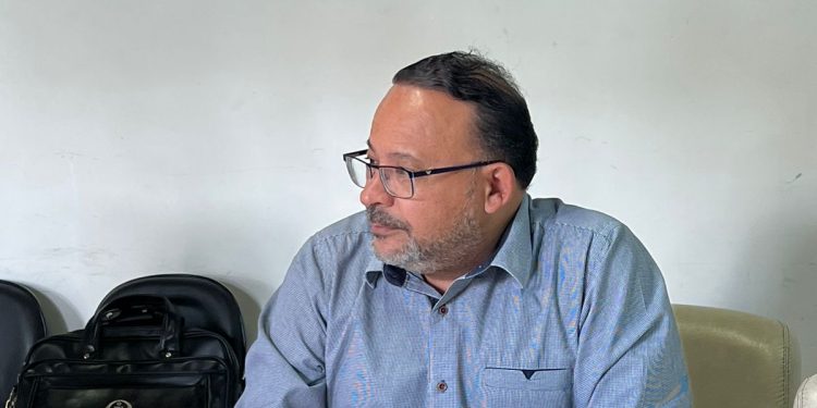 ”Escolas Municipais estão sem aulas por falta de  Professores e merenda”,diz Vereador professor Ivamberg