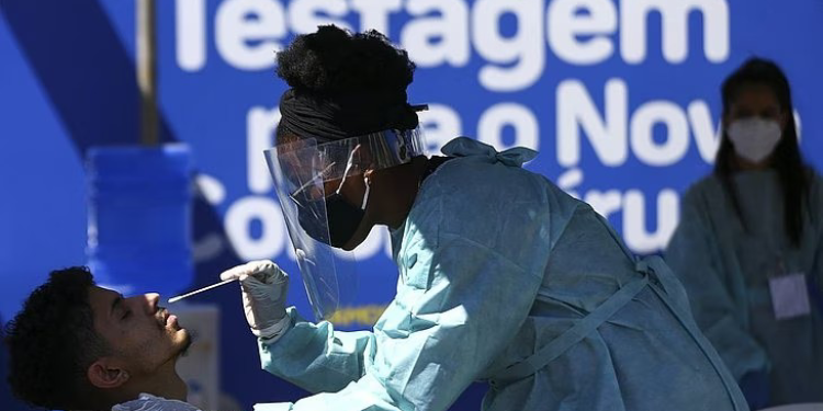 Bahia registra mais duas mortes e 677 casos de covid-19 nas últimas 24h