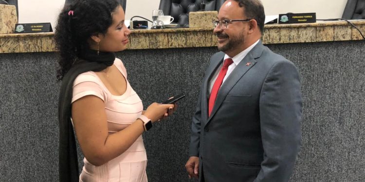 Vereador Ivamberg Lima fala sobre polêmica na área da educação do município