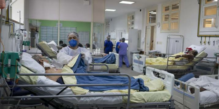 Brasil registra 197 mortes por Covid e mais de 21 mil casos