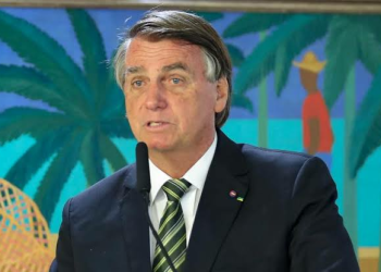 Governo deve incluir mais 804 mil famílias no Auxílio Brasil às vésperas da eleição