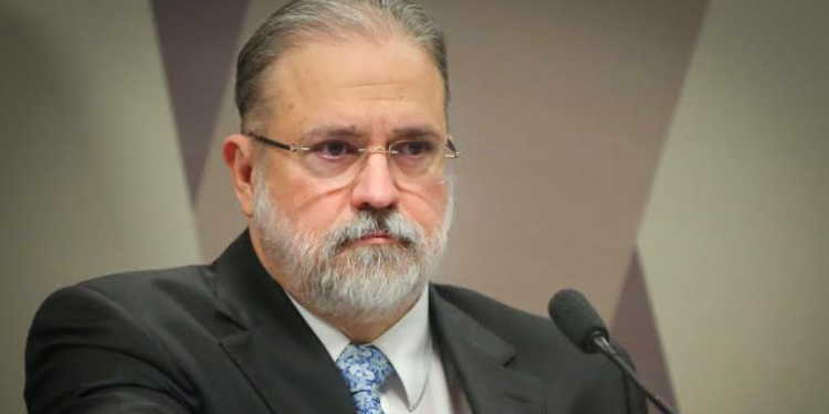 STF nega pedido de Aras contra resolução do TSE de combate às fake news