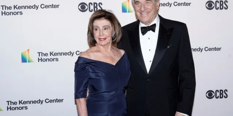 Marido de Nancy Pelosi, presidente da Câmara dos EUA, é violentamente agredido