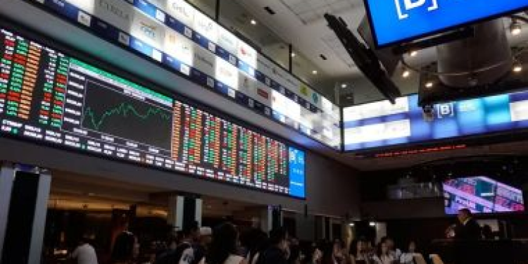 Bolsa brasileira abre com queda ‘amena’ após vitória de Lula no segundo turno das eleições