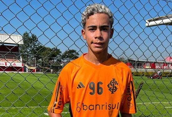 Aprovado nas categorias de base do Internacional, baiano Weslley é visto como futura jóia do futebol brasileiro