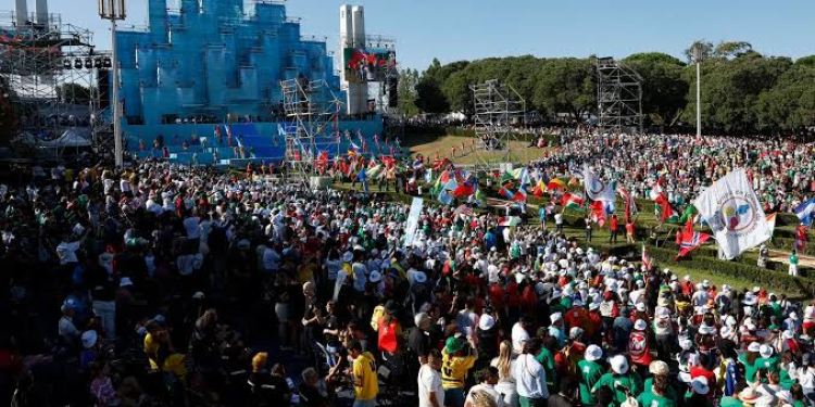 Vigília com o papa reúne 1,5 milhão em Lisboa, 500 mil além do esperado