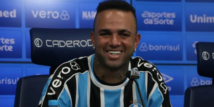 Luan é apresentado no Grêmio, diz que Corinthians é página virada e encara chance como recomeço