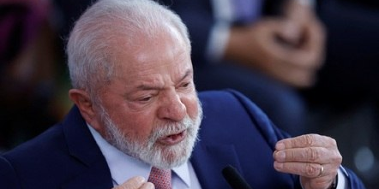 Lula diz que Banco Central deveria ter cortado taxa Selic ‘três reuniões atrás’