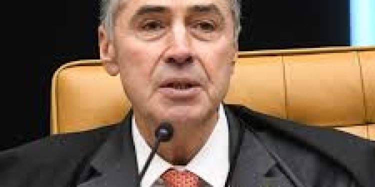 Barroso defende remuneração de plataformas à veiculação de conteúdos jornalísticos