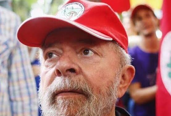 Lula faz fisioterapia e já caminha após cirurgia, segundo equipe médica