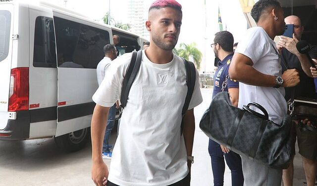 Seleção recebe 21 convocados em Cuiabá e só ficará completa na terça-feira