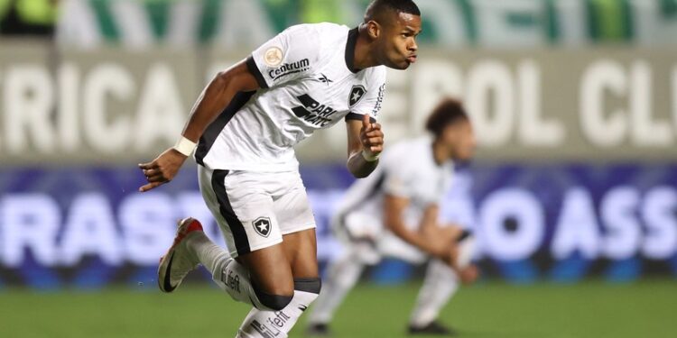 Botafogo dispara para 90% de chances de título; Vasco tem 68% de possibilidades de ficar na Série A