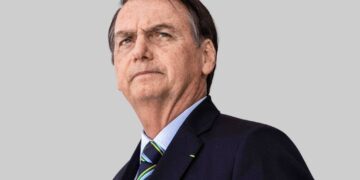 Chefe da Receita que acessou dados de desafetos de Bolsonaro é demitido do serviço público