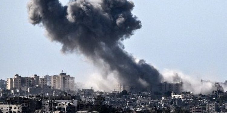 Dois grandes ataques aéreos atingem a Faixa de Gaza depois da entrega de ajuda humanitária