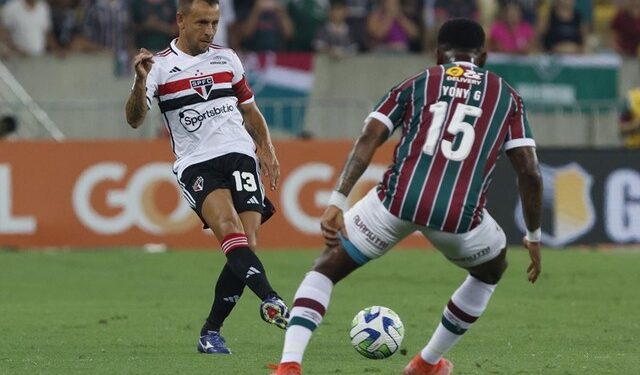 Rafinha reclama de arbitragem em derrota do São Paulo para o Flu: “Limitou o jogo”