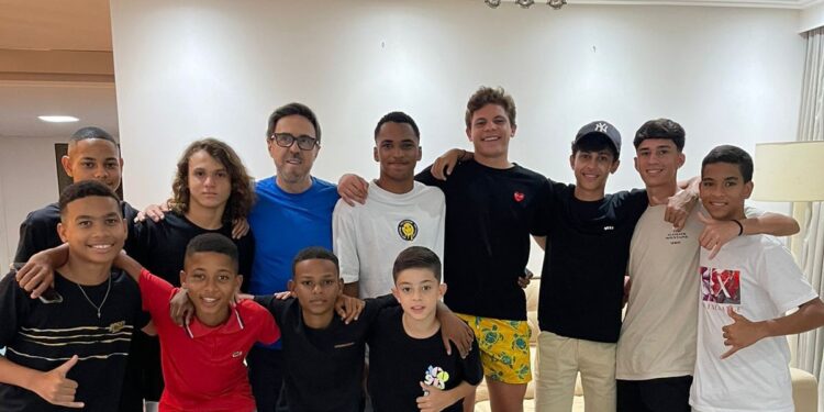Salvador recebe Wagner Ribeiro, ex-empresário de Neymar, Kaká e Robinho, durante palestra sobre futebol, e em visita aos parceiros da G&G Football Agency, atletas e familiares