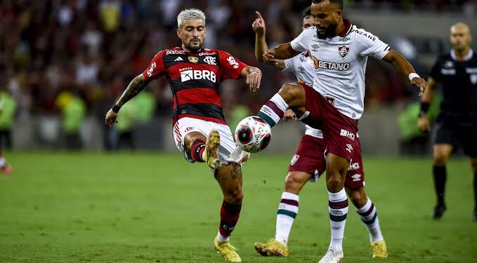 Flamengo faz clássico contra o Fluminense para manter vivo o sonho do título brasileiro