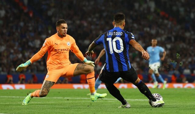 Ederson é eleito melhor goleiro do mundo em 2023 pela IFFHS