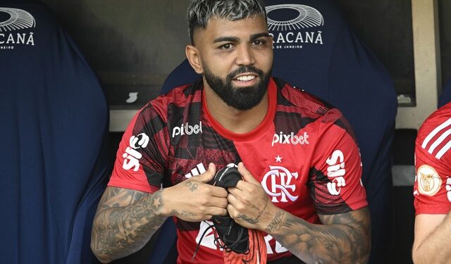 Augusto admite que Corinthians não tem como pagar multa por Gabigol, do Flamengo: “Inviável”