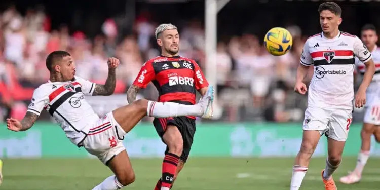 Com chances remotas de título, Flamengo visita o São Paulo pelo Brasileirão