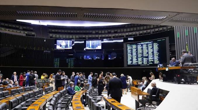 Congresso turbina emendas para 2024 e pode ter controle de quase R$ 50 bilhões