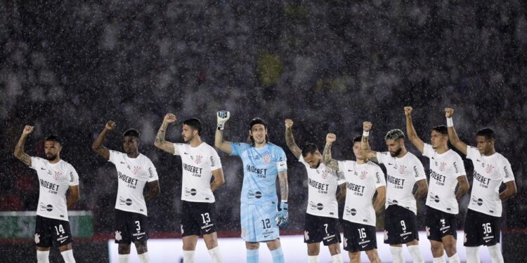 Análise: Corinthians vira a chave em apenas quatro dias e ganha confiança para o Dérbi