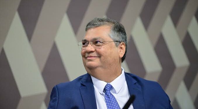 Dino participa de primeira sessão presencial no plenário do STF nesta quarta, com julgamento das sobras eleitorais