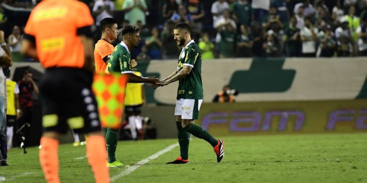 Abel aceita chateação de Zé Rafael por substituição no Palmeiras: “Medo que tivesse lesionado”