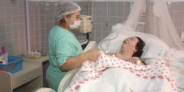 Caso Clarinha: três famílias querem exame de DNA um dia após morte de paciente