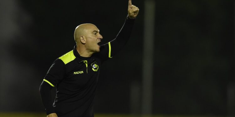 Zanardi revela detalhes da oferta do Corinthians e defende trabalho: “Não caiu no colo por amizade”