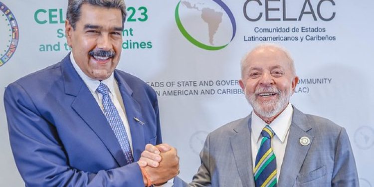 Lula e Maduro discutiram eleições na Venezuela, mas não falaram de Essequibo, diz Planalto