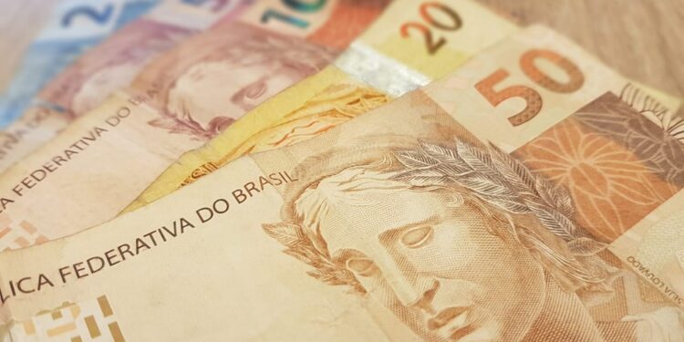 Governo antecipa pagamento do 13º para aposentados e pensionistas do INSS; veja as datas