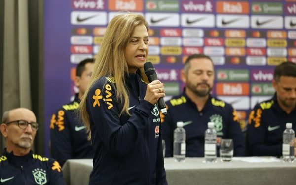“Tapa na cara de todas nós mulheres”, diz Leila Pereira sobre casos de Daniel Alves e Robinho