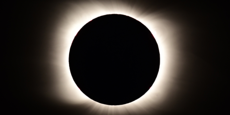 Com pipas, foguetes e até aviões, cientistas planejam experimentos durante eclipse solar