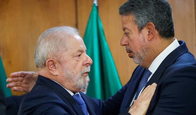 Lula convoca líderes e ministros para reunião de emergência nesta sexta
