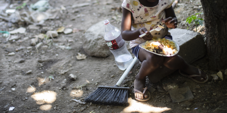 Um em cada quatro domicílios não teve comida suficiente ou adequada na mesa em 2023, aponta IBGE