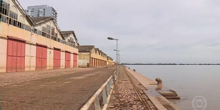 Guaíba registra o menor nível em um mês; chuva volta ao RS com fraca intensidade