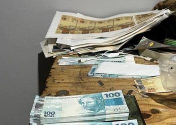 PF fecha laboratório que fabricou mais de R$ 30 milhões em notas falsas e prende duas pessoas no litoral de SP