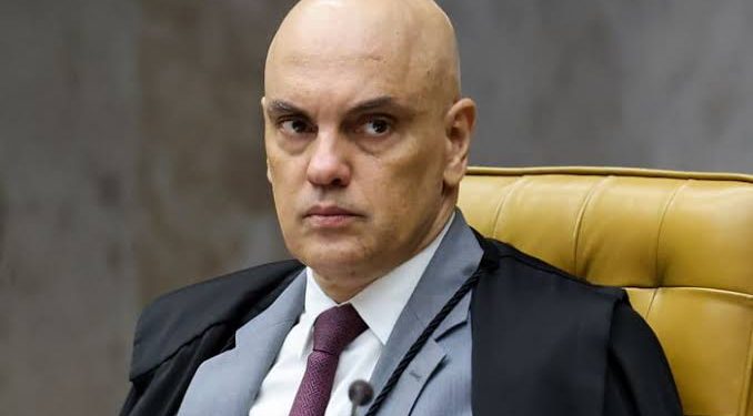 Rede social X é suspensa no Brasil após ordem de Moraes