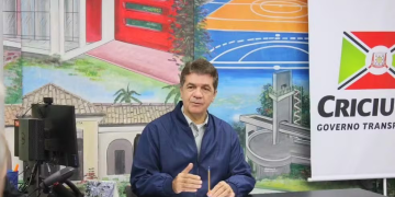 Prefeito de Criciúma e mais nove são presos em operação que investiga crimes envolvendo serviço funerário