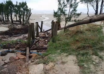 Tsunami meteorológico destrói ponte, derruba muros e árvores, e atinge casas no Sul de SC