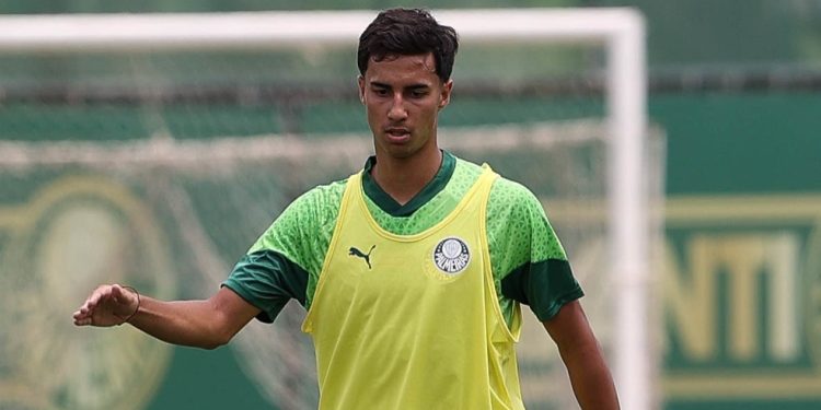 Manchester City faz proposta para contratar Vitor Reis; Palmeiras quer segurá-lo até o Mundial