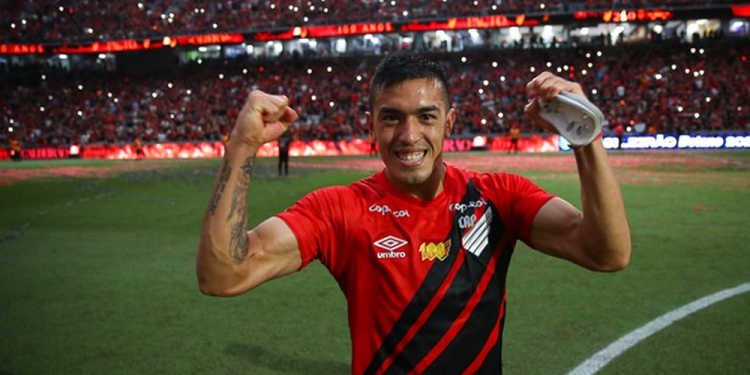 Atlético-MG encaminha contratação de Tomás Cuello, do Athletico-PR