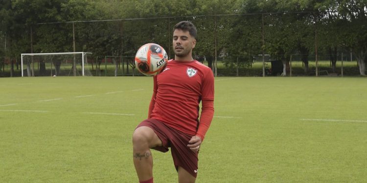 Melhor sub-20 do mundo na era Neymar cita erros da carreira e busca nova chance na Portuguesa