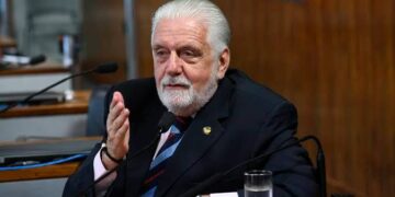 Jaques Wagner diz que acha ‘ótimo’ projeto para reduzir penas do 8/1 se não incluir mandantes