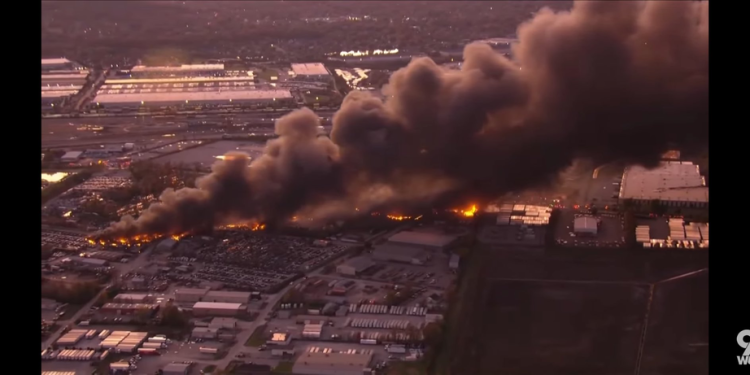 Avião de carga de grande porte cai em Louisville, nos EUA; 7 pessoas morreram