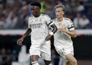 Zagueiro do Real Madrid encerra de vez crise entre Vini Jr. e Xabi: “Incrível e muito gente boa”